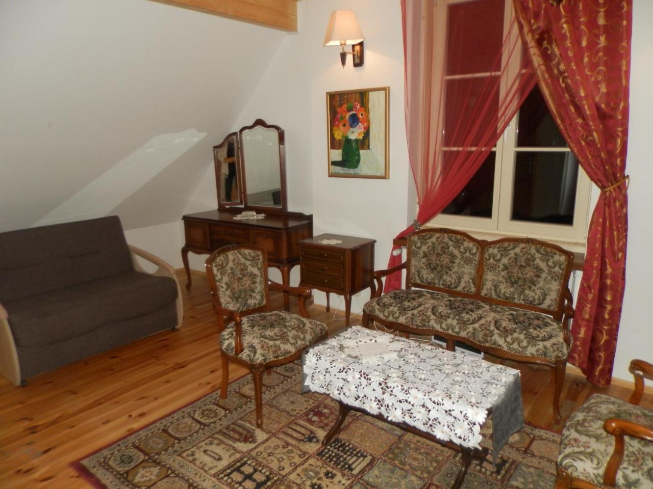 Dwor Strzyzew Bed & Breakfast Zelazowa Wola Exterior photo