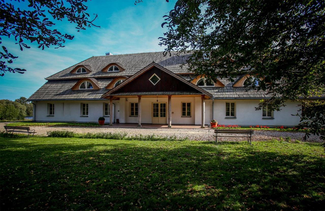 Dwor Strzyzew Bed & Breakfast Zelazowa Wola Exterior photo
